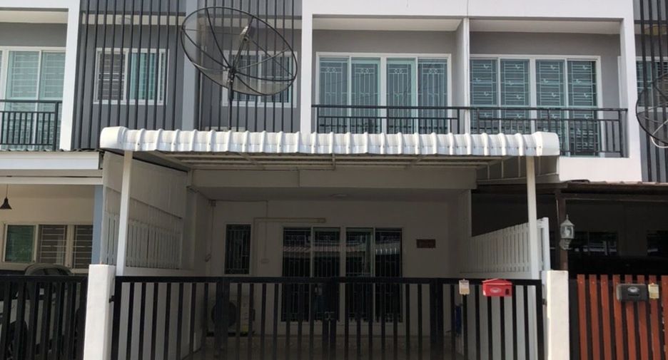 For rent 3 bedrooms house in Si Racha, Chonburi