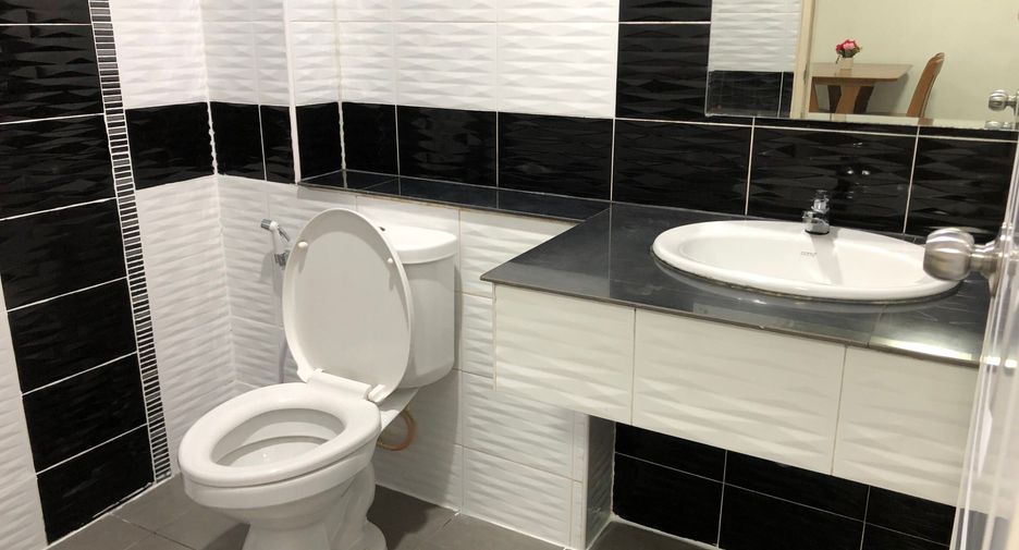 For rent 3 bedrooms house in Si Racha, Chonburi