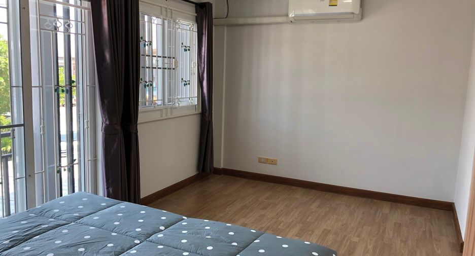 For rent 3 bedrooms house in Si Racha, Chonburi
