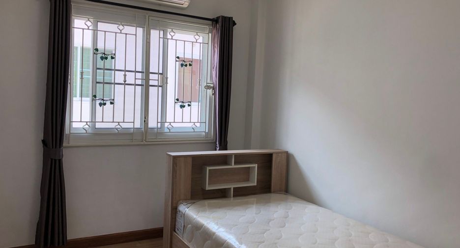 For rent 3 bedrooms house in Si Racha, Chonburi