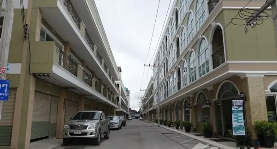 For sale 3 bedrooms townhouse in Bang Lamung, Chonburi