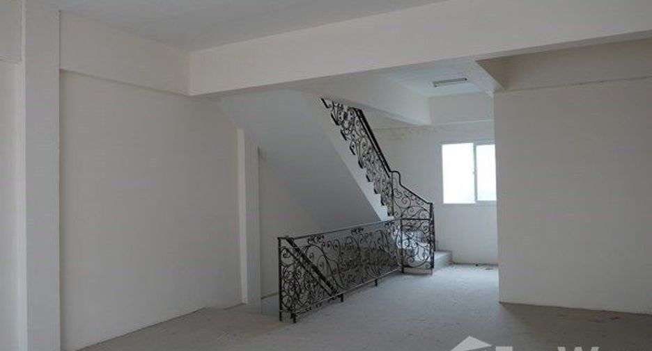 For sale 3 bedrooms townhouse in Bang Lamung, Chonburi