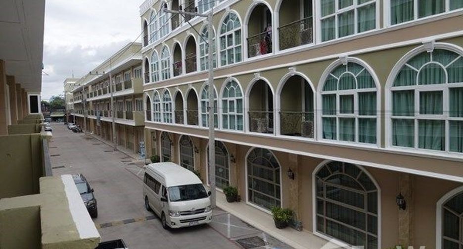 For sale 3 bedrooms townhouse in Bang Lamung, Chonburi