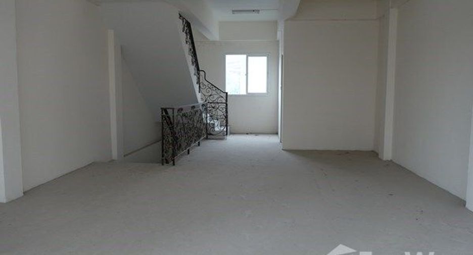 For sale 3 bedrooms townhouse in Bang Lamung, Chonburi