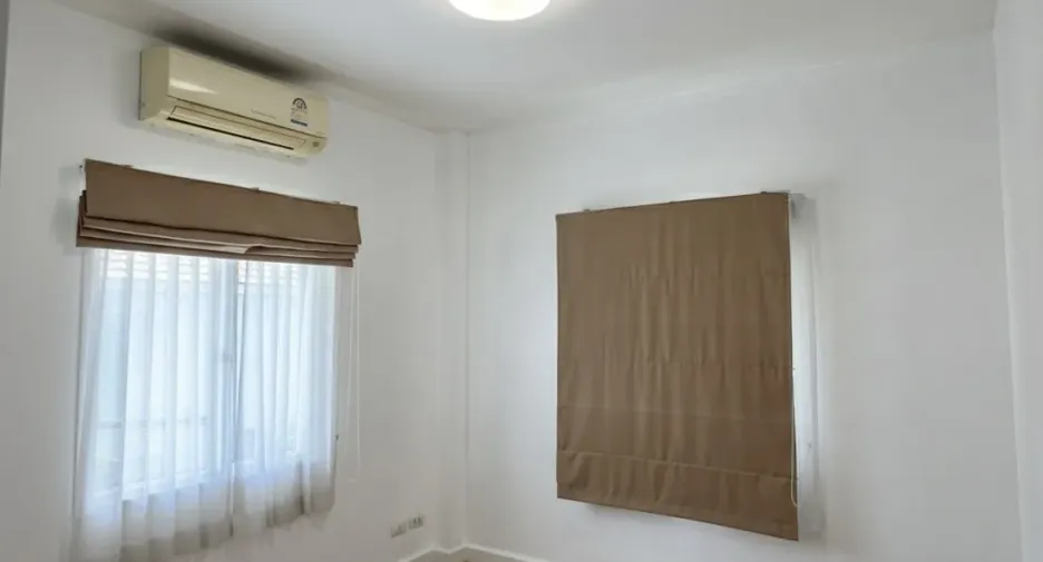 For sale and for rent 4 bedrooms house in Mueang Nonthaburi, Nonthaburi