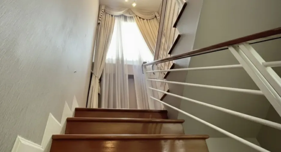 For sale and for rent 4 bedrooms house in Mueang Nonthaburi, Nonthaburi