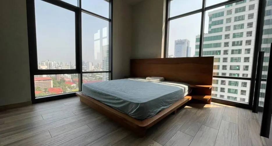 Condo en venta y en alquiler de 2 habitaciones en Watthana, Bangkok