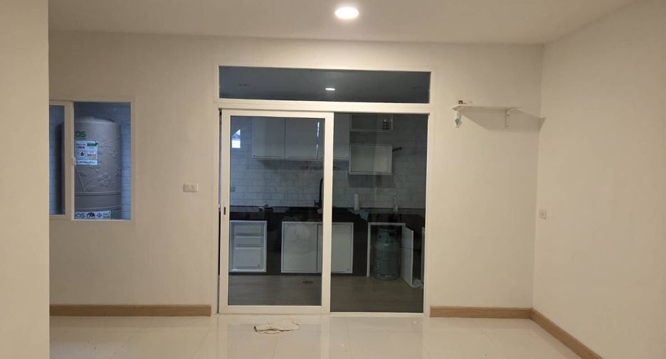 For sale 3 ベッドルーム townhouse in Bang Phli, Samut Prakan