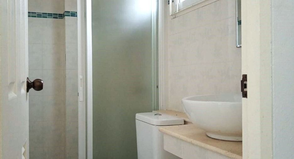For sale 2 ベッドルーム villa in Sattahip, Chonburi