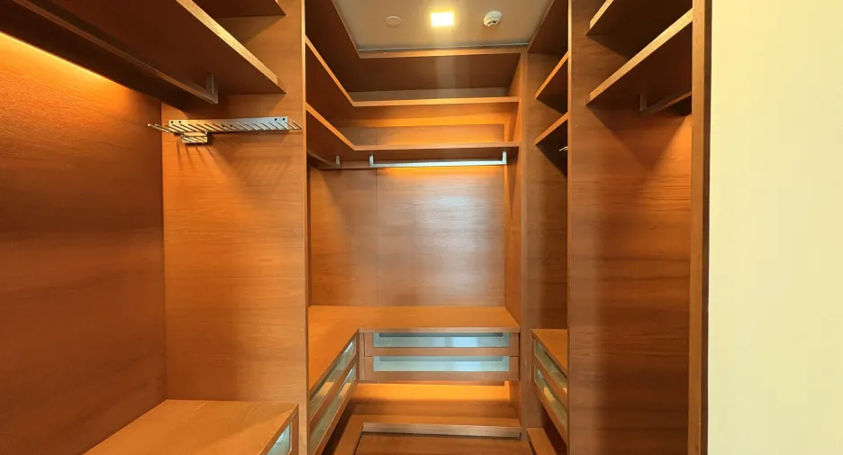 For sale and for rent 3 bedrooms condo in Sathon, Bangkok