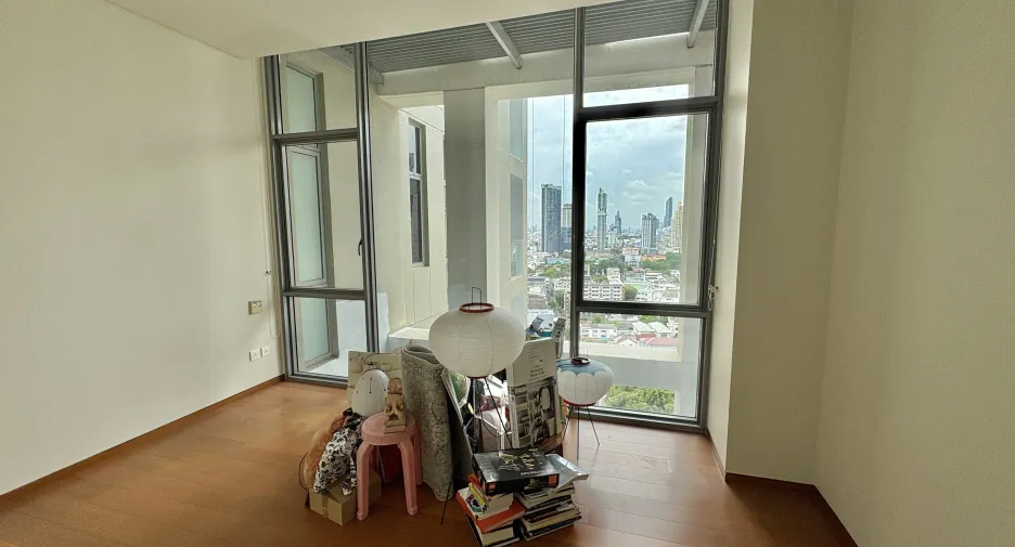 For sale and for rent 3 bedrooms condo in Sathon, Bangkok