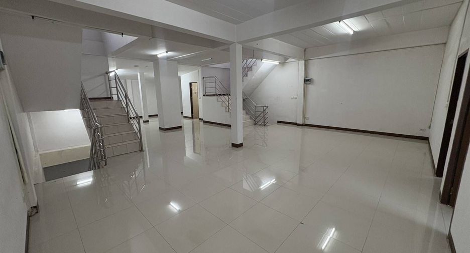 Gewerbefläche zum Kauf mit 4 Zimmer in Mueang Khon Kaen, Khon Kaen