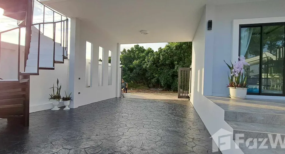 For sale and for rent 6 bedrooms villa in Bang Lamung, Chonburi