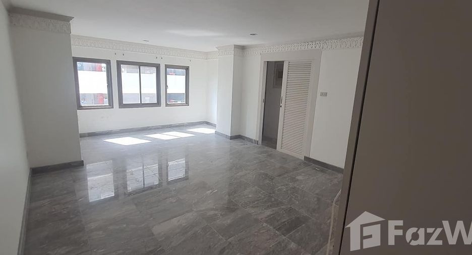 For sale 2 bedrooms condo in Khlong Toei, Bangkok