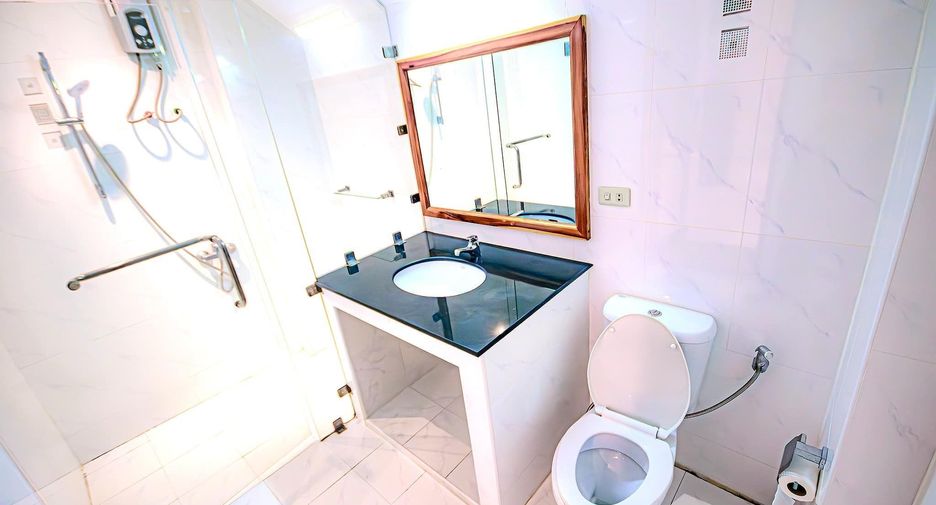 For rent 3 bedrooms villa in Bang Lamung, Chonburi