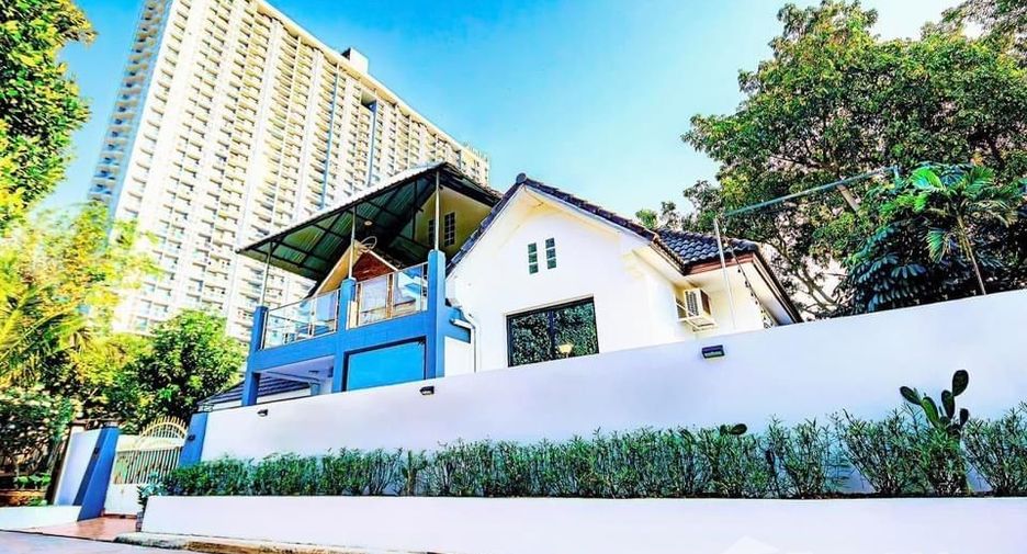 For rent 3 bedrooms villa in Bang Lamung, Chonburi