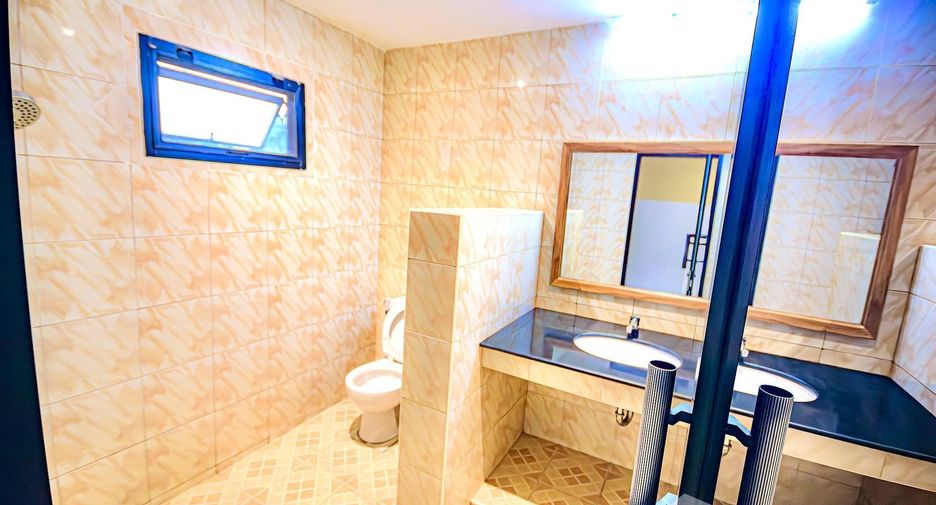 For rent 3 bedrooms villa in Bang Lamung, Chonburi