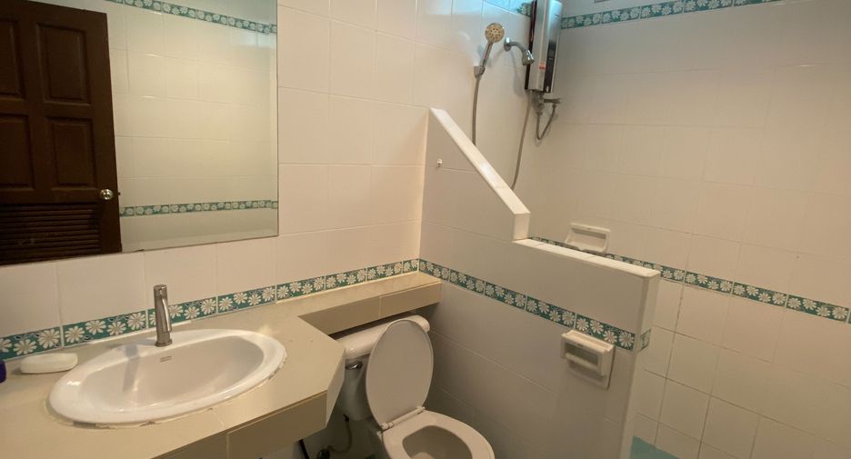 Haus zur Miete mit 3 Zimmer in Bang Lamung, Chonburi