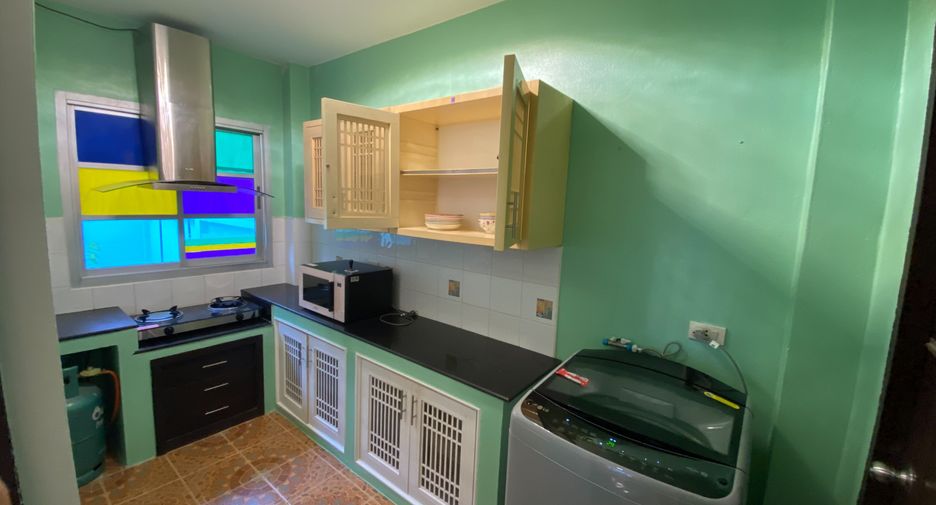Haus zur Miete mit 3 Zimmer in Bang Lamung, Chonburi