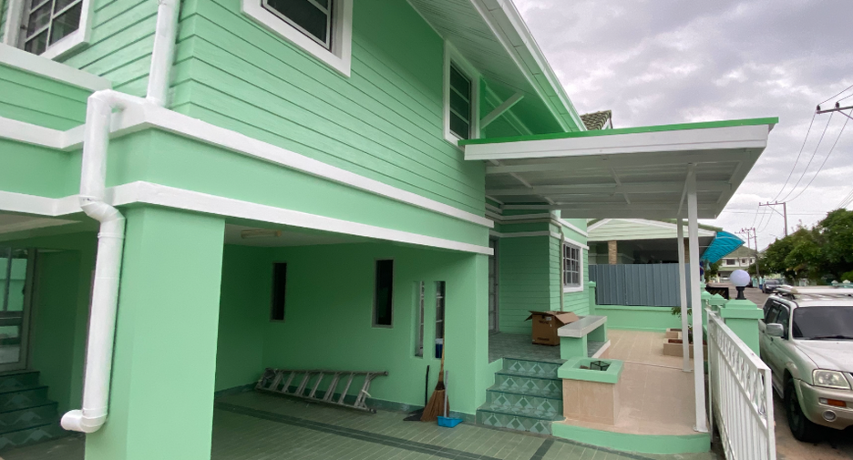 Haus zur Miete mit 3 Zimmer in Bang Lamung, Chonburi