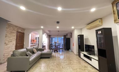 Villa en venta y en alquiler de 4 habitaciones en Jomtien, Pattaya