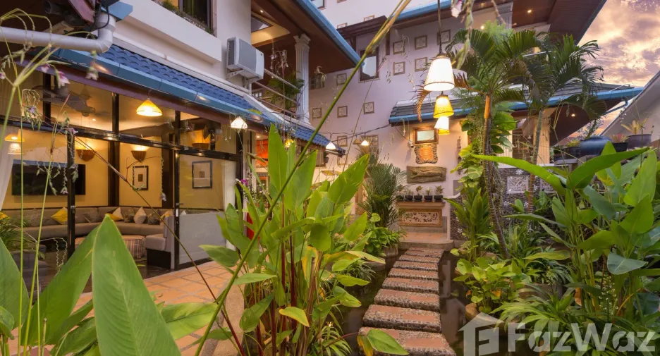 À louer 12 chambres villa à Mueang Phuket, Phuket