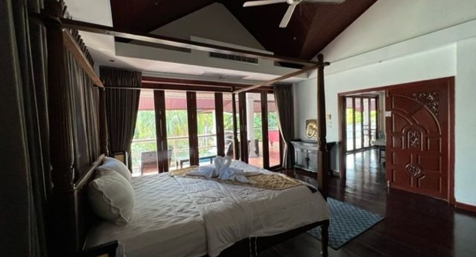 À louer 12 chambres villa à Mueang Phuket, Phuket