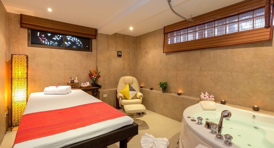 À louer 12 chambres villa à Mueang Phuket, Phuket
