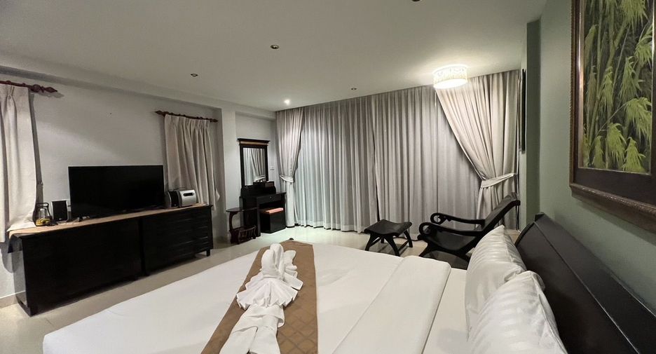 À louer 12 chambres villa à Mueang Phuket, Phuket