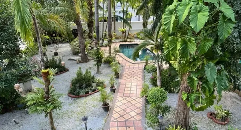 À louer 12 chambres villa à Mueang Phuket, Phuket
