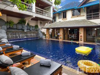 À louer 12 chambres villa à Mueang Phuket, Phuket