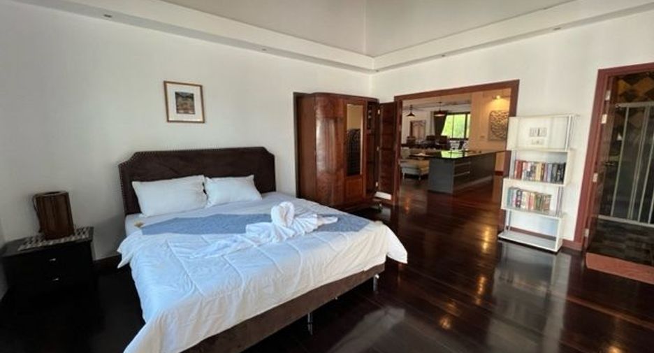À louer 12 chambres villa à Mueang Phuket, Phuket
