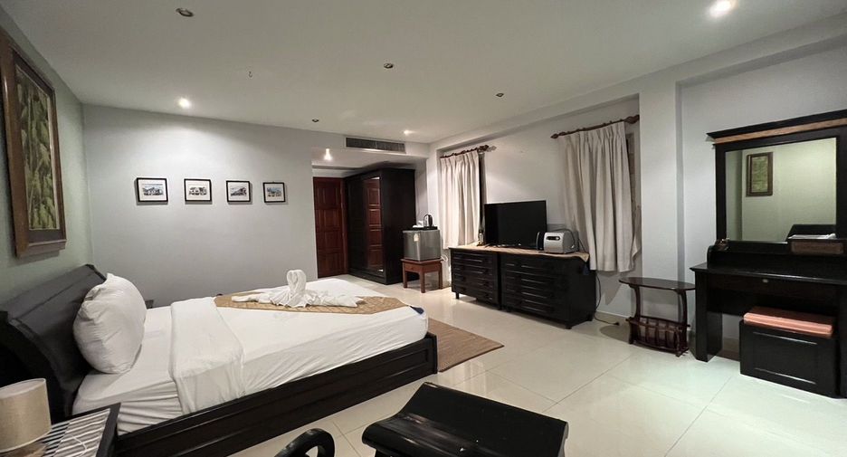 À louer 12 chambres villa à Mueang Phuket, Phuket