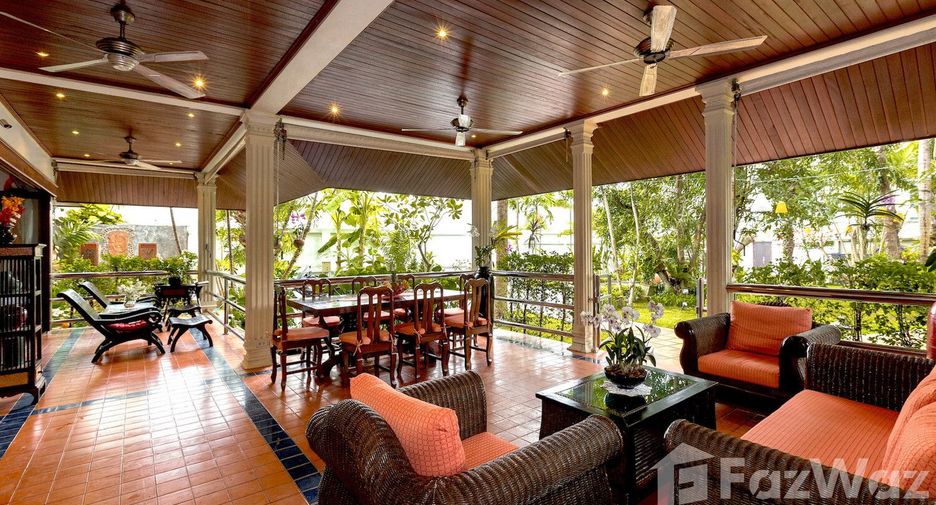 À louer 12 chambres villa à Mueang Phuket, Phuket