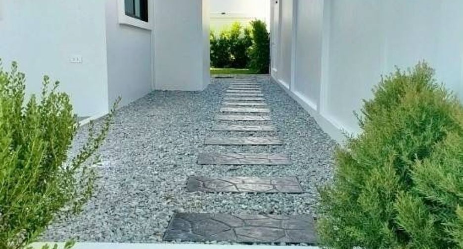 For sale and for rent 3 bedrooms house in Bang Lamung, Chonburi
