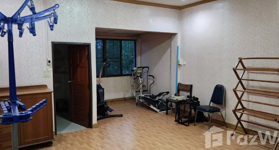 Продажа 2 спальни таунхаус в Thoen, Lampang