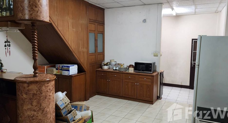 For sale 2 bedrooms townhouse in Thoen, Lampang