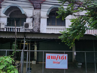 出售 2 卧室 联排别墅 在 Thoen, Lampang