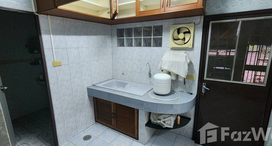 Продажа 2 спальни таунхаус в Thoen, Lampang