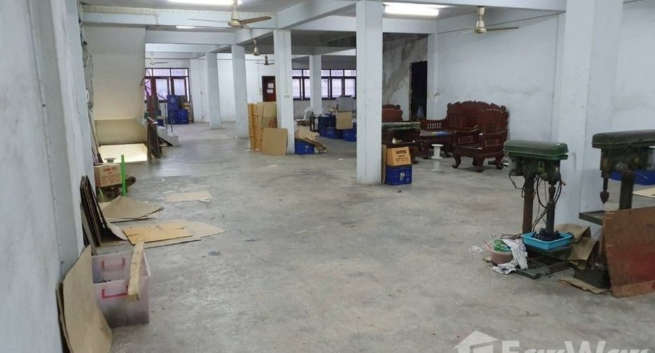 Reihenhaus zum Kauf mit 4 Zimmer in Bang Kho Laem, Bangkok