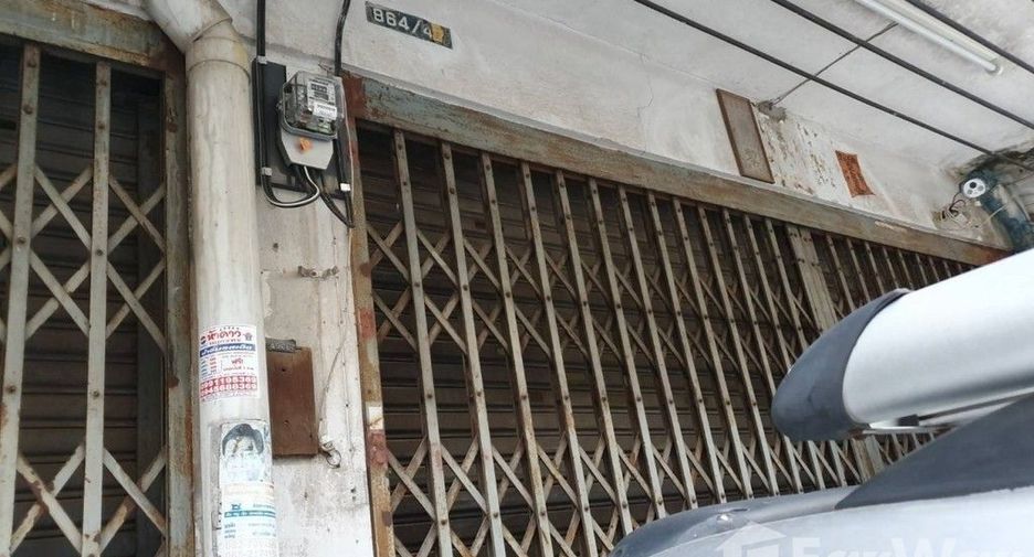 Reihenhaus zum Kauf mit 4 Zimmer in Bang Kho Laem, Bangkok