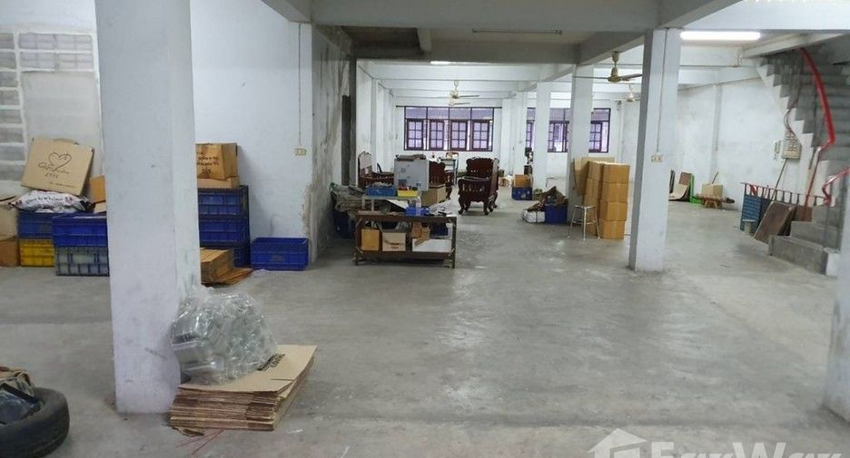 Reihenhaus zum Kauf mit 4 Zimmer in Bang Kho Laem, Bangkok