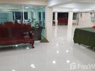 Casa adosada en venta de 4 habitaciones en Bang Kho Laem, Bangkok