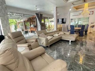 À louer 4 chambres villa à Huay Yai, Pattaya