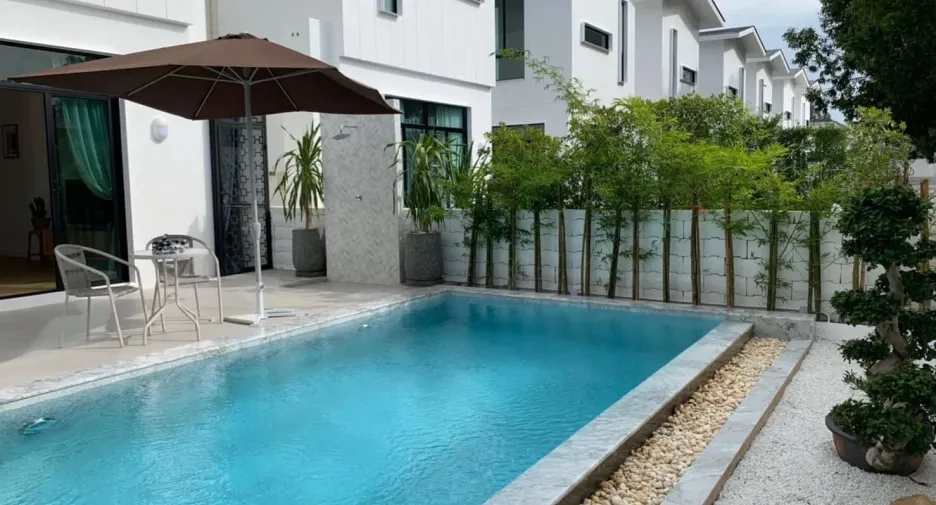 For rent 3 bedrooms villa in Mueang Phuket, Phuket