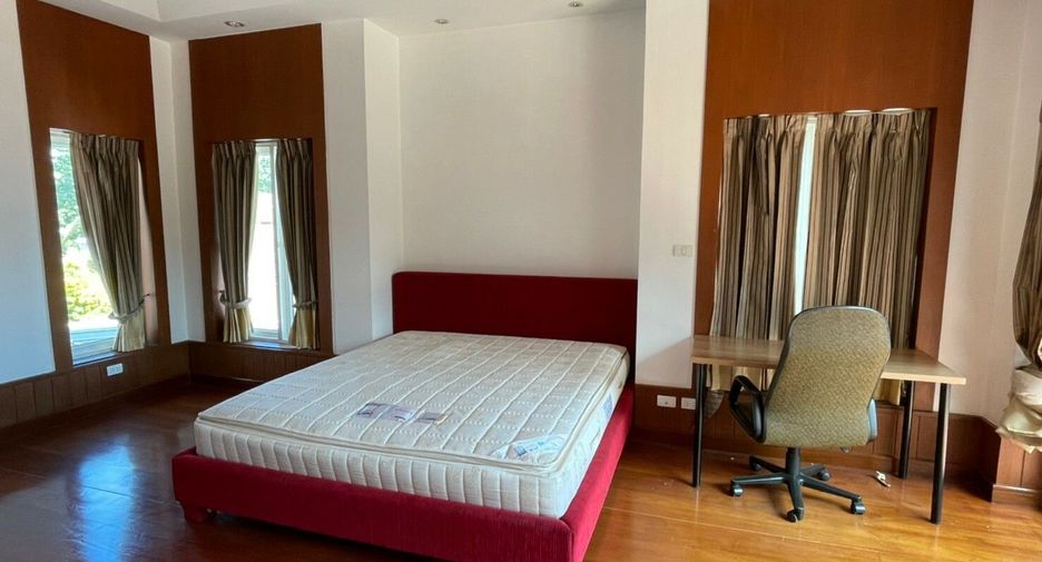 Villa en alquiler de 3 habitaciones en Bang Lamung, Chonburi