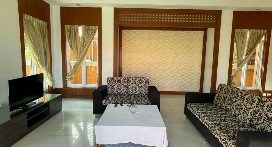 Villa en alquiler de 3 habitaciones en Bang Lamung, Chonburi