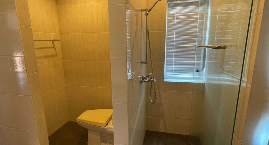 Villa en alquiler de 3 habitaciones en Bang Lamung, Chonburi