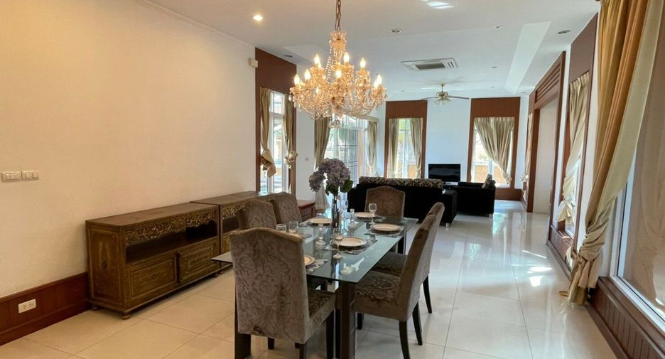 Villa en alquiler de 3 habitaciones en Bang Lamung, Chonburi