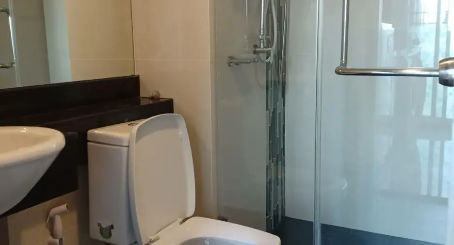 For sale 1 bed condo in Bang Phlat, Bangkok